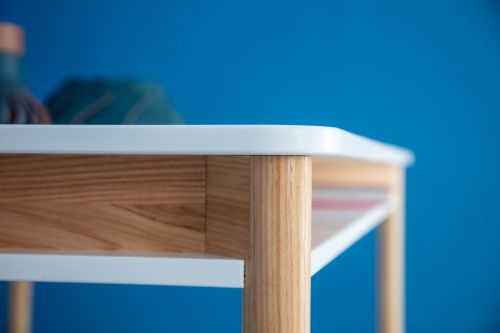Nierozkładany stół na drewnianych nogach zeen 140
