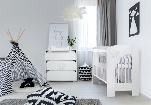 Białe łóżeczko niemowlęce nel chmurka z wyjmowanymi szczebelkami